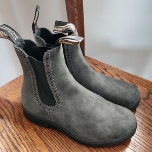 Blundstone high top boots 1630